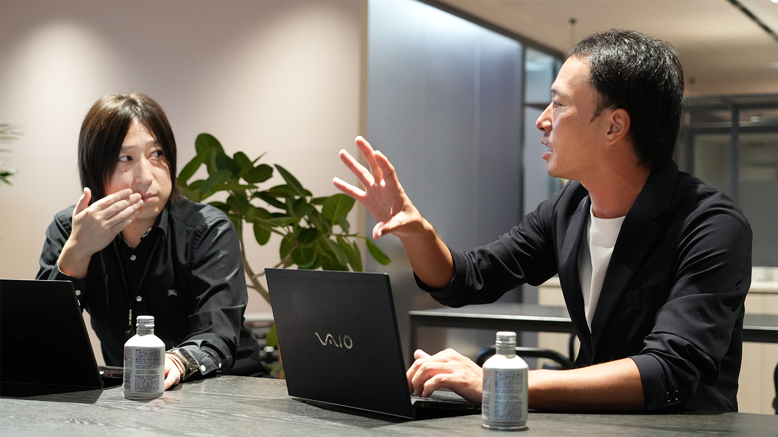 ソニーネットワークコミュニケーションズ株式会社 法人サービス事業部　スマートシティ推進室 高橋 和陽 and  ソニーグループ株式会社 Business Acceleration and Collaboration部門 Acceleration Service事業部 Team2 統括課長 Sony Acceleration Platform　アクセラレーター  小澤 勇人