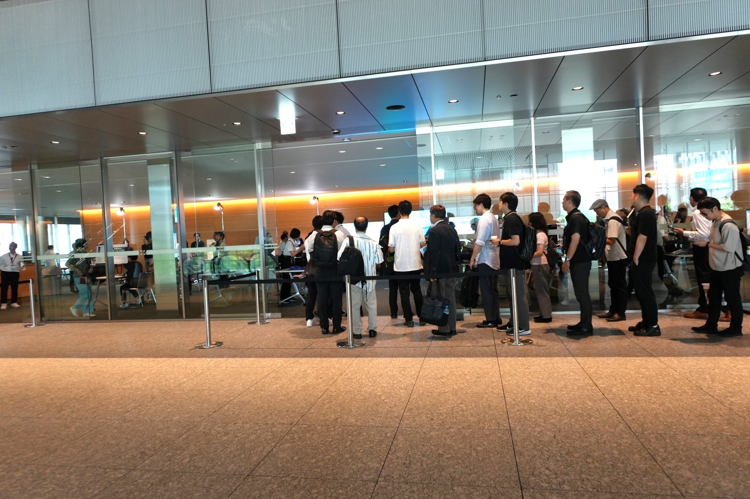 開場前から行列が！お越しくださった皆さんありがとうございました。 