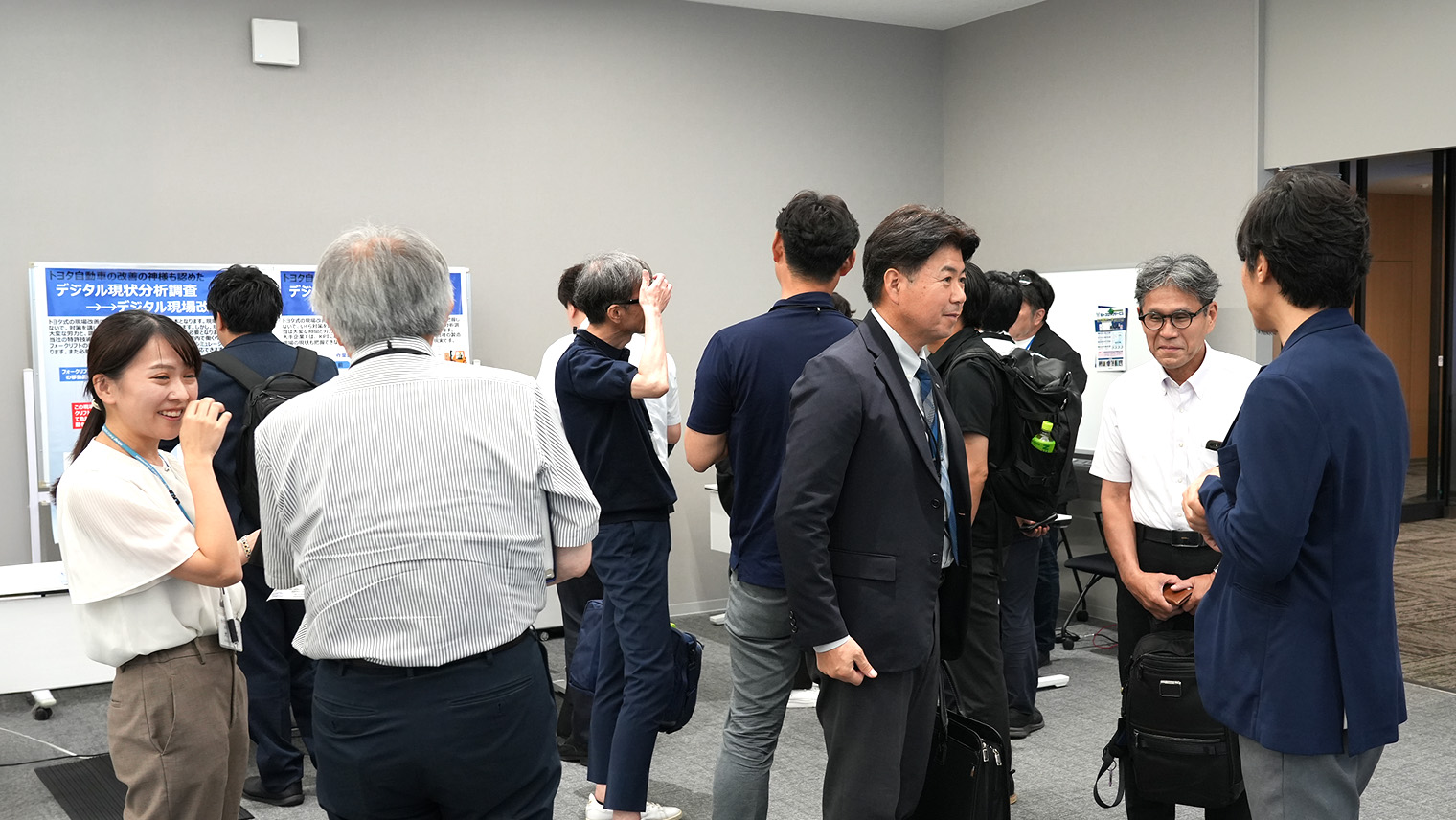 登壇スタートアップの展示ブースを交えたネットワーキング2